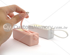 多功能行動電源 - 曜石1號，充電線拉出